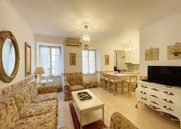 Flora In Nafplia Ναύπλιο